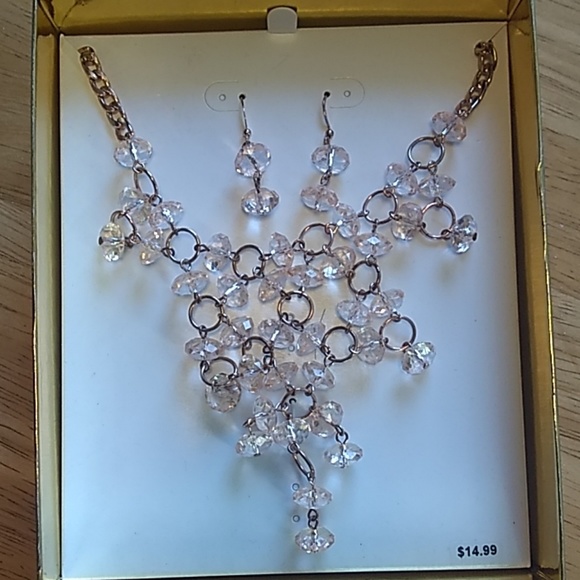 Jewelry - Necklace set